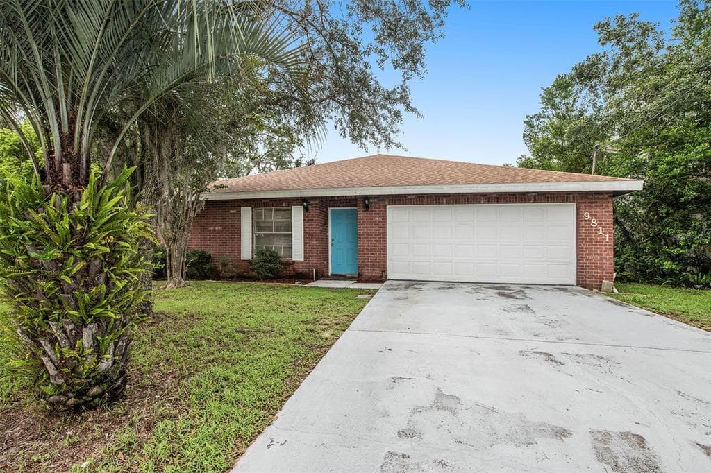 9811 N CONNECHUSETT ROAD TAMPA, FL 33617