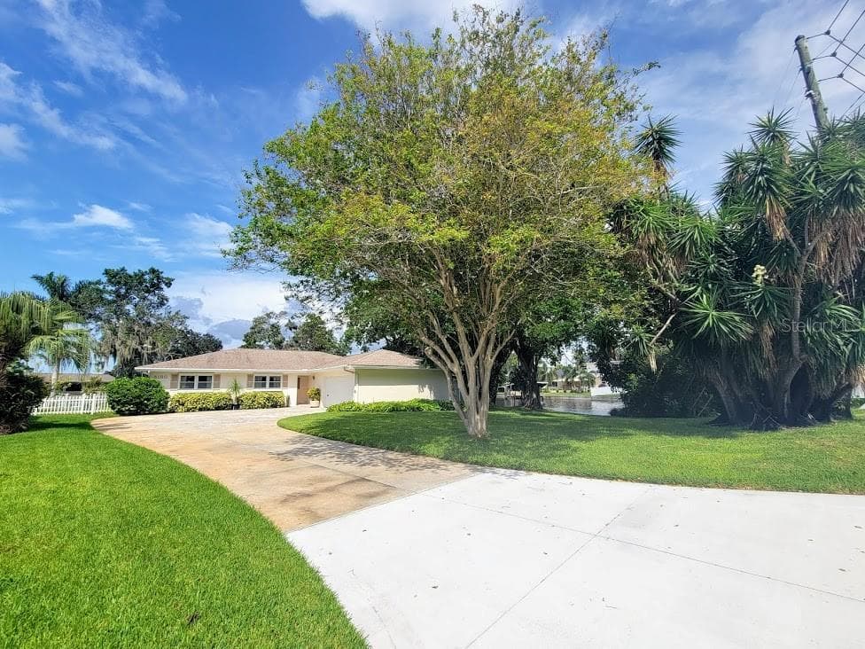 5180 VENETIAN BOULEVARD NE