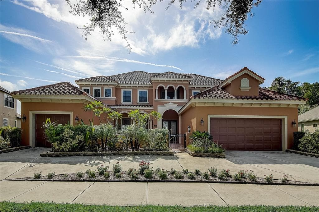 19214 CLIMBING ASTER DRIVE TAMPA, FL 33647