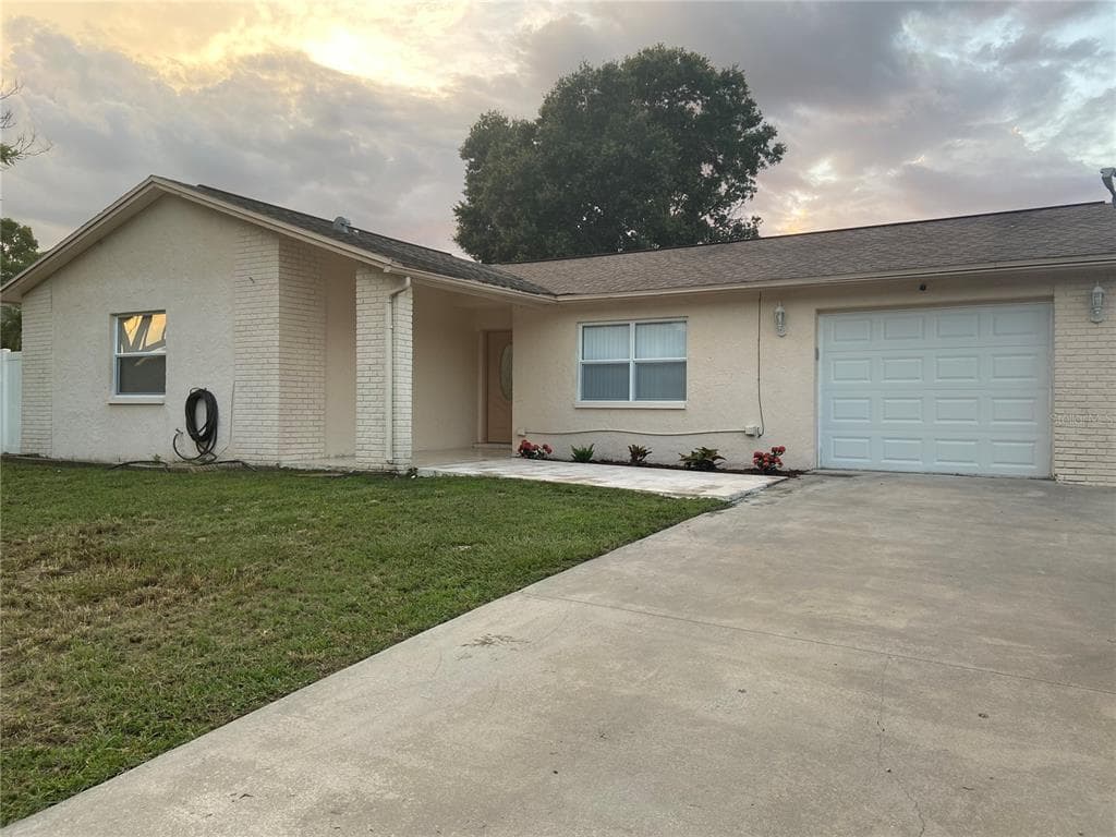 6209 WALSH LANE TAMPA, FL 33625