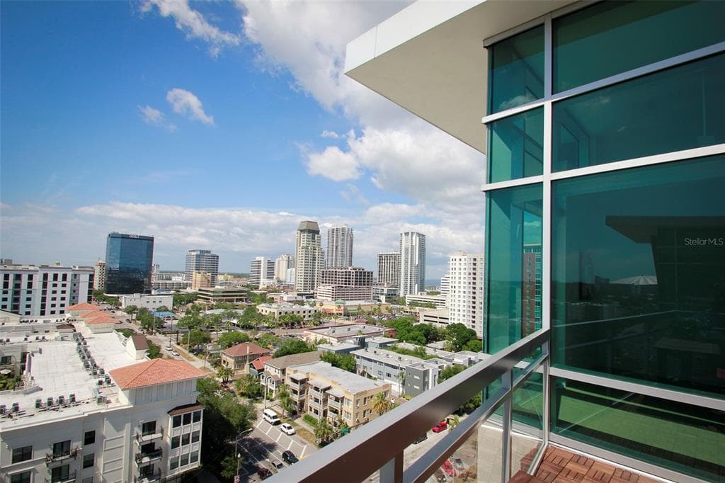 400 4TH AVENUE S UNIT 1210