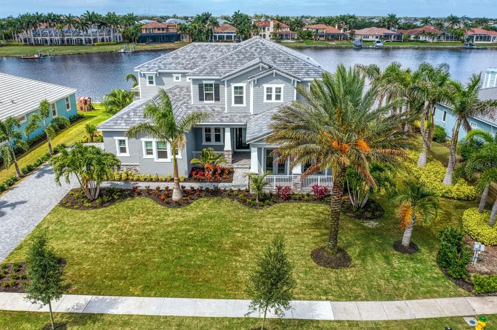 803 MANNS HARBOR DRIVE APOLLO BEACH, FL 33572