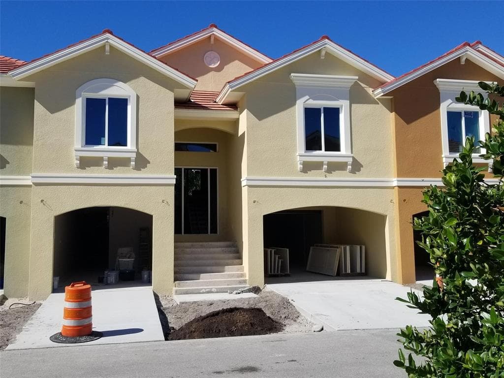 22 FRANKLIN COURT S UNIT B ST PETERSBURG, FL 33711