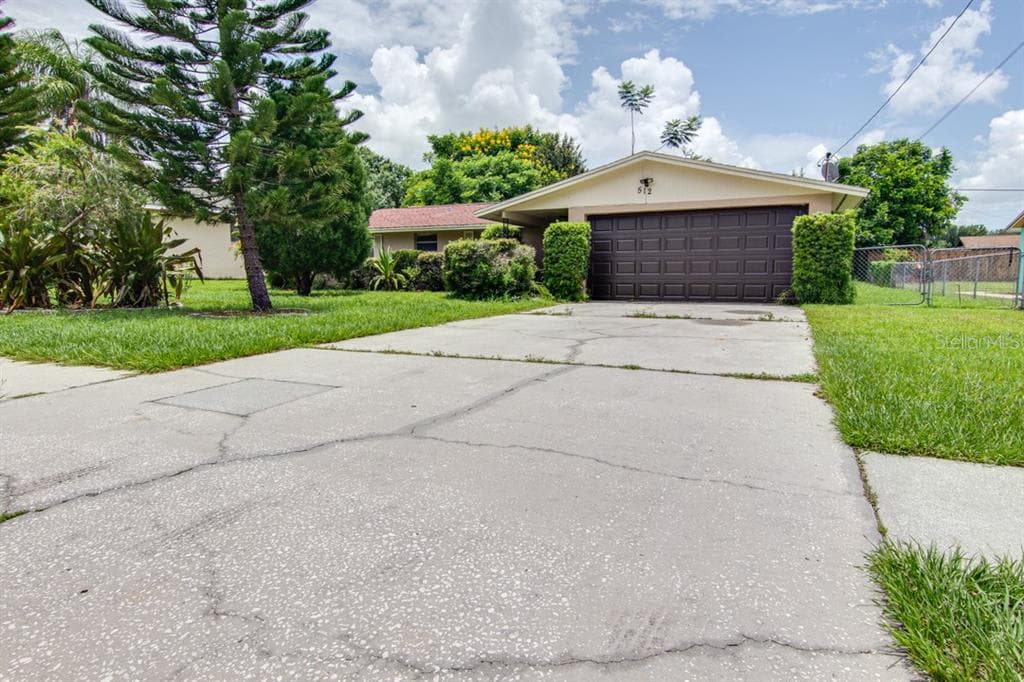 512 FLAMINGO DRIVE APOLLO BEACH, FL 33572