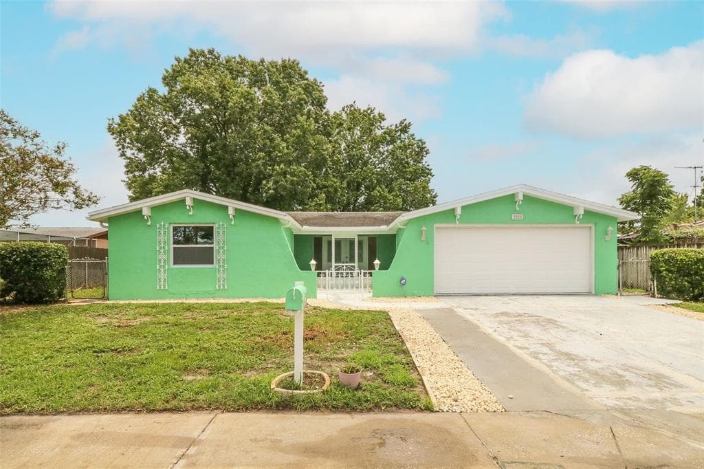 9022 CHATAM LANE PORT RICHEY, FL 34668