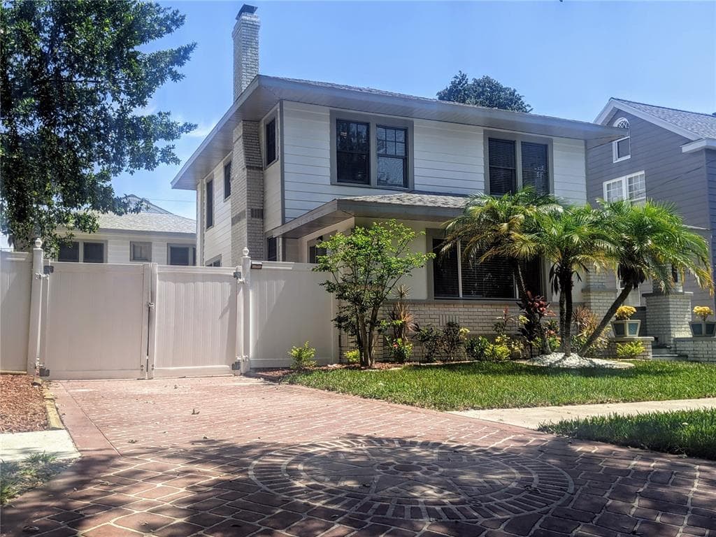 243 21ST AVENUE N ST PETERSBURG, FL 33704