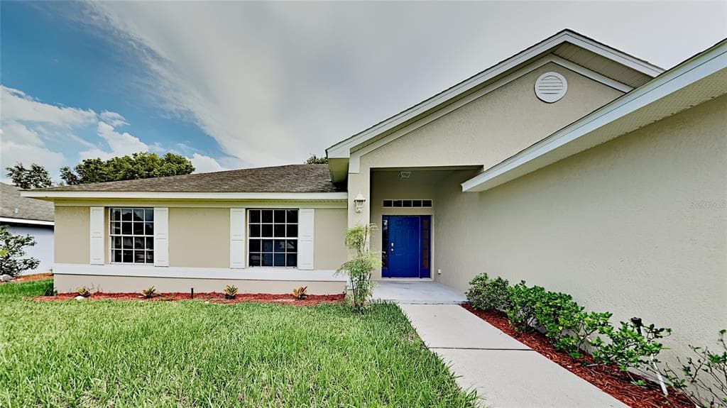 1115 LAKE PLACE COURT LAKELAND, FL 33805