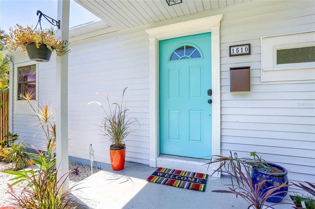 1510 41ST AVENUE N ST PETERSBURG, FL 33703