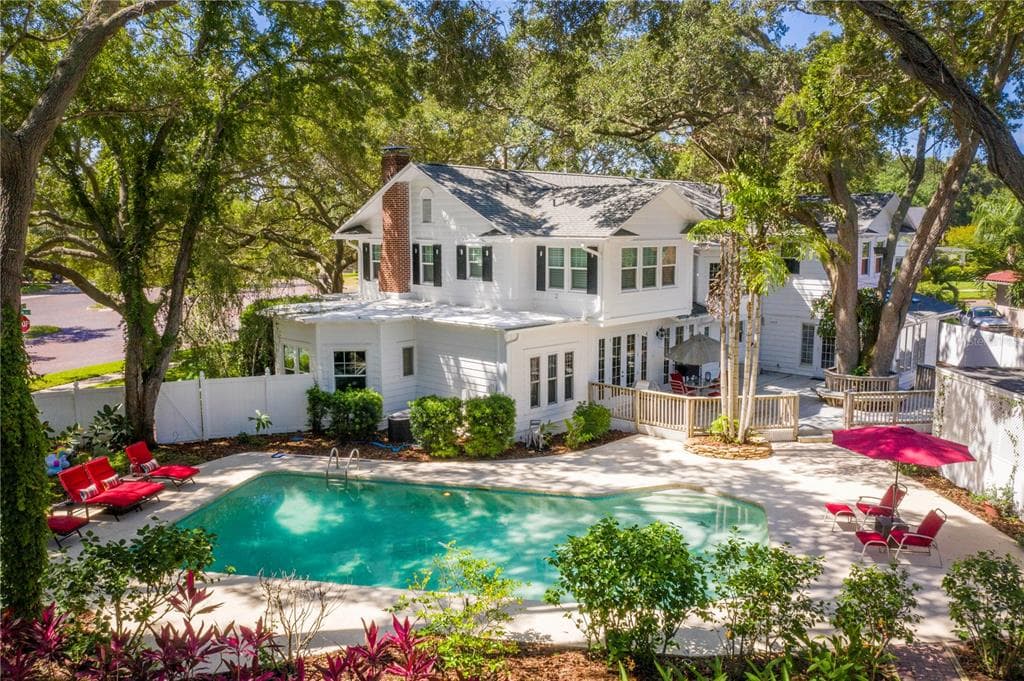 6501 PASADENA AVENUE N ST PETERSBURG, FL 33710