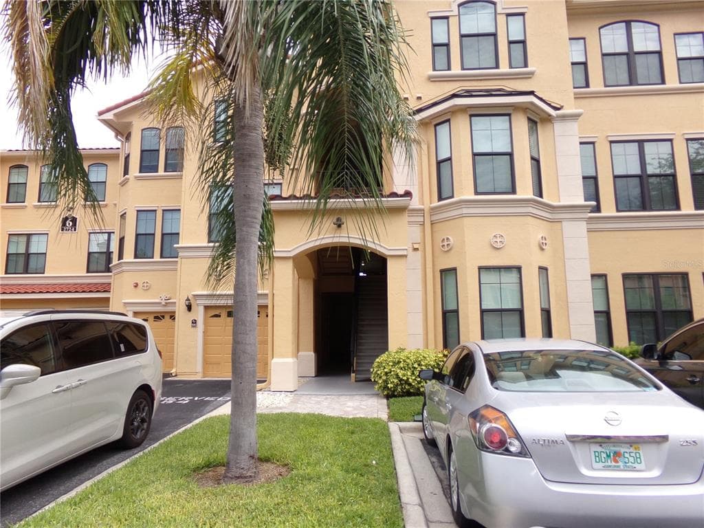 2724 VIA MURANO UNIT 615 CLEARWATER, FL 33764