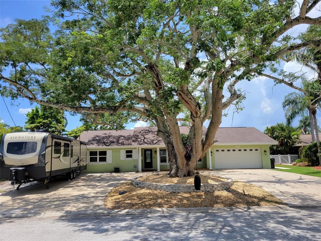 3924 W EDEN ROC CIRCLE TAMPA, FL 33634