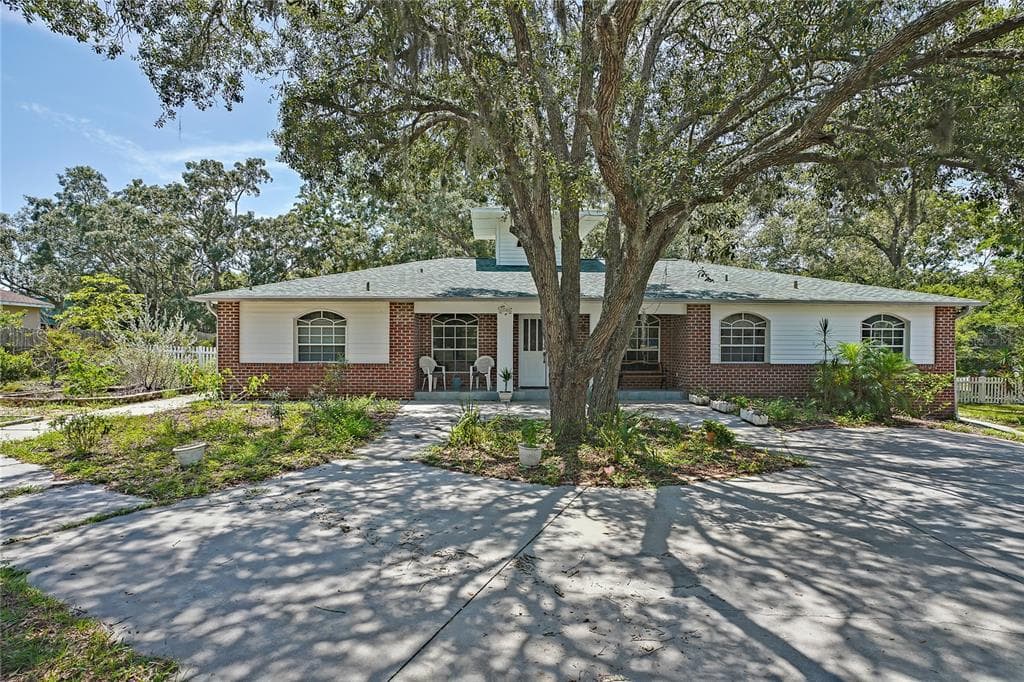 18707 EAST ROAD
