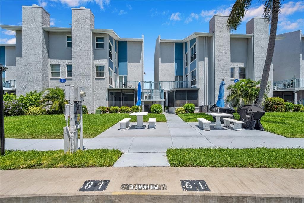 179 MEDALLION BOULEVARD UNIT F MADEIRA BEACH, FL 33708