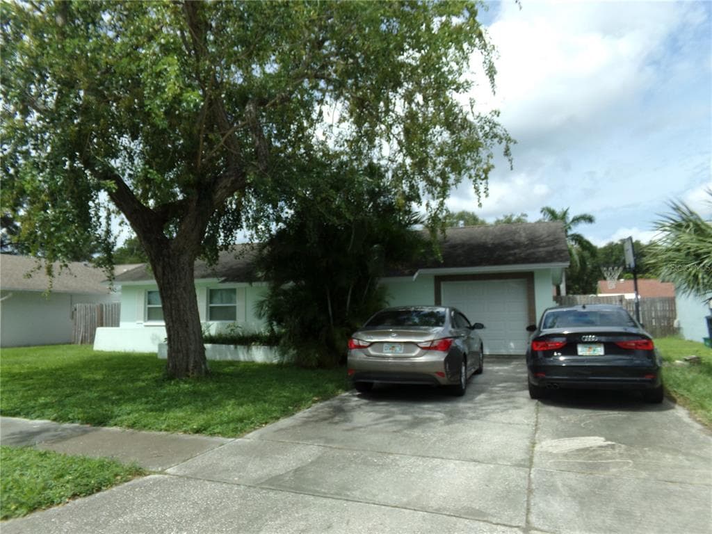 10036 82ND STREET SEMINOLE, FL 33777