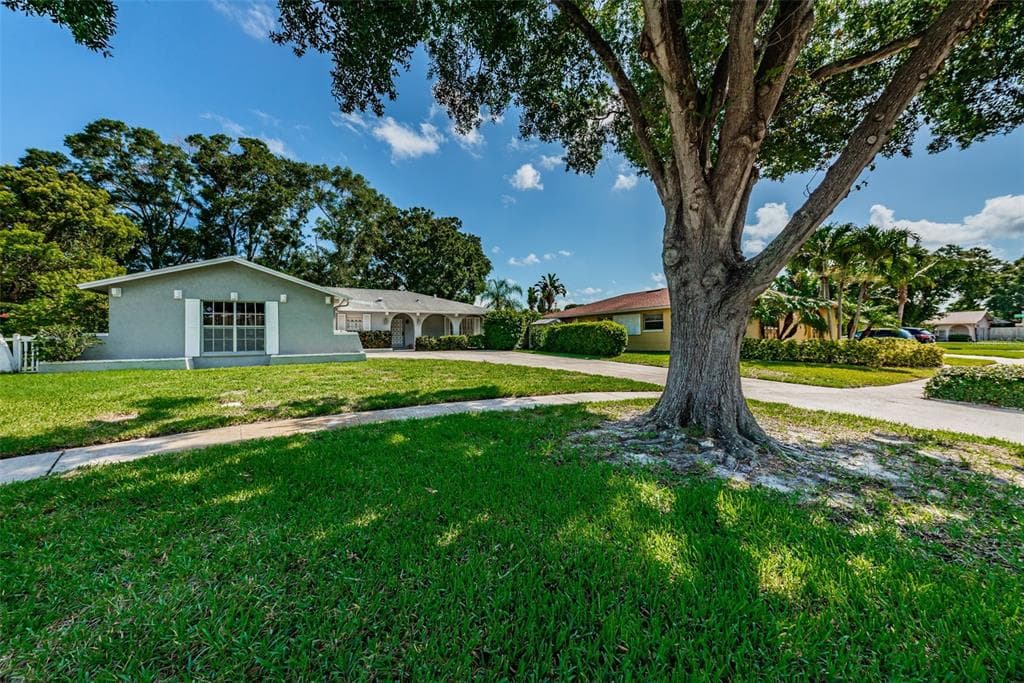 11875 90TH AVENUE SEMINOLE, FL 33772