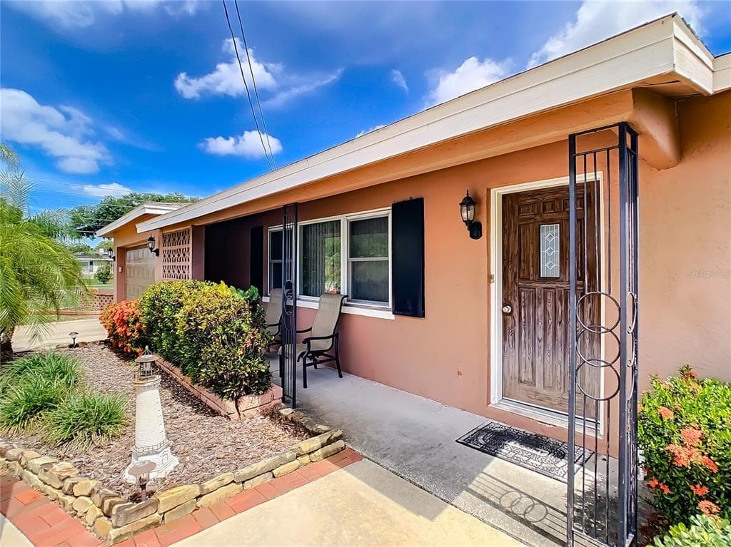 6197 44TH AVENUE N KENNETH CITY, FL 33709