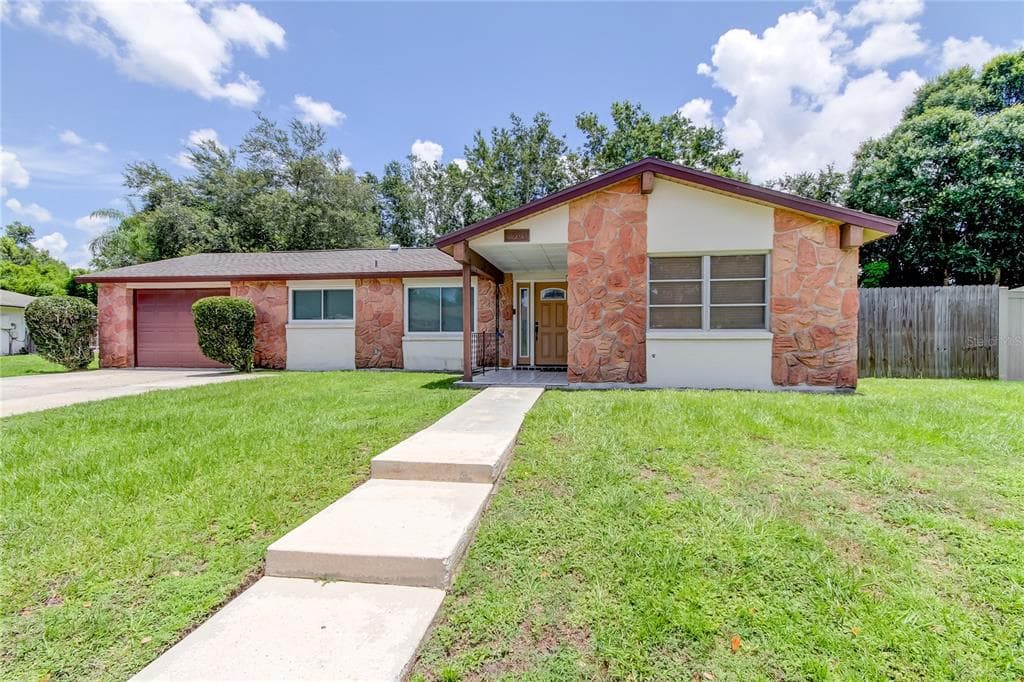 4904 STEEL DUST LANE LUTZ, FL 33559