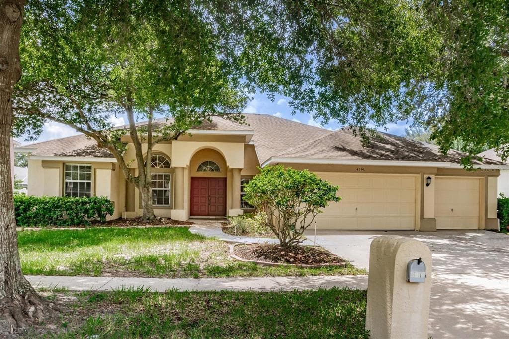 4310 DUNCOMBE DRIVE VALRICO, FL 33596