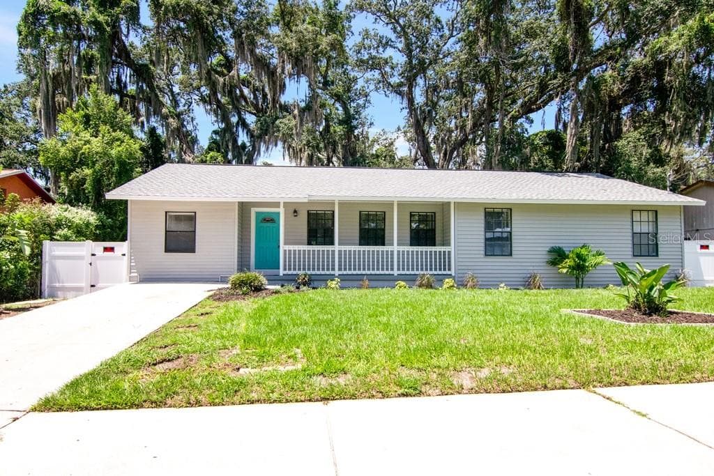 1612 E NORTH BAY STREET TAMPA, FL 33610