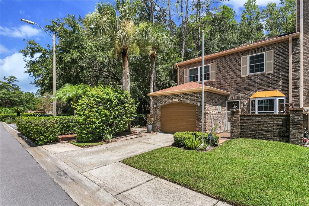4111 DAVENTRY LANE PALM HARBOR, FL 34685