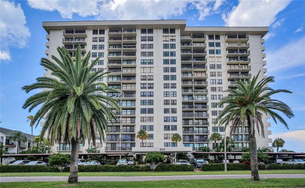 400 ISLAND WAY UNIT 210 CLEARWATER, FL 33767