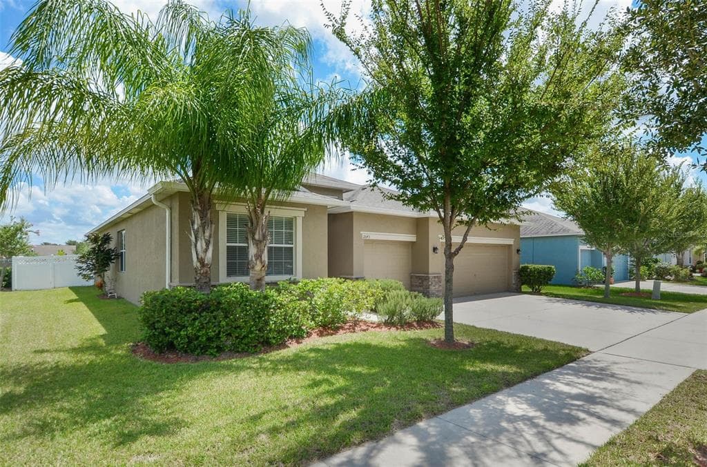 2643 YUKON CLIFF DRIVE RUSKIN, FL 33570