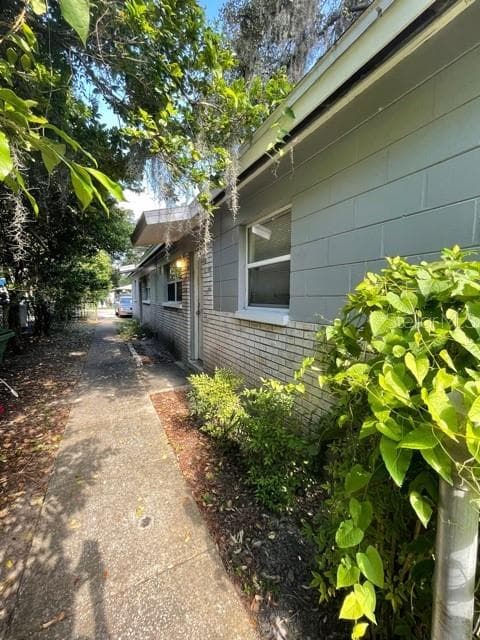 10009 N ASTER AVENUE TAMPA, FL 33612