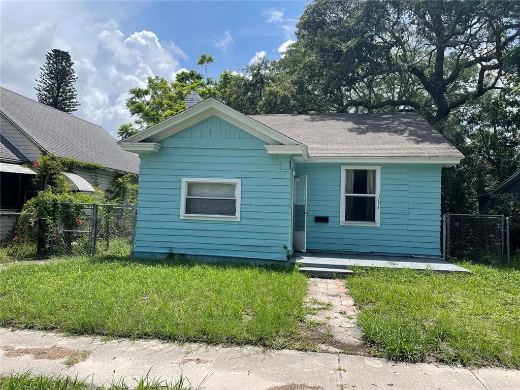 1704 45TH STREET S ST PETERSBURG, FL 33711