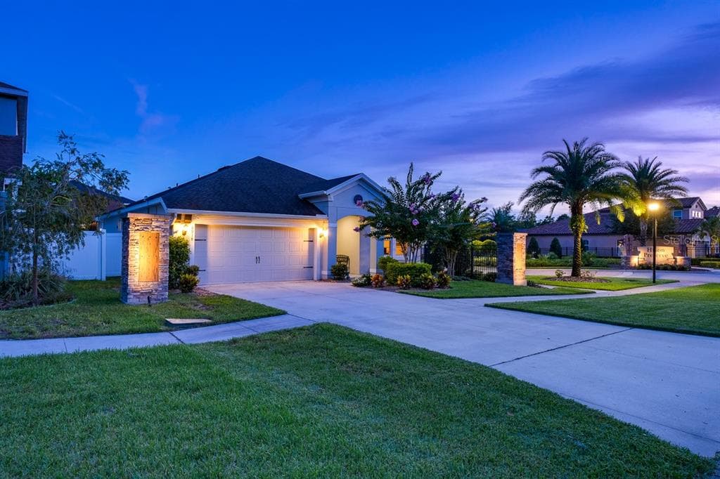 8918 HIXON ROAD TAMPA, FL 33626