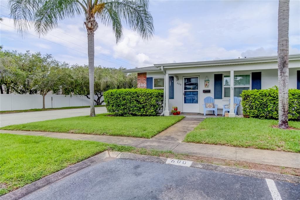 600 BRANDY WINE DRIVE UNIT 600 LARGO, FL 33771