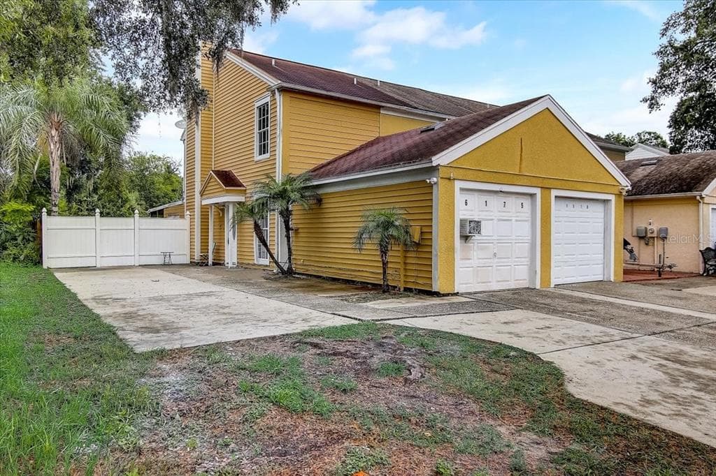 6175 OAK CLUSTER CIRCLE TAMPA, FL 33634
