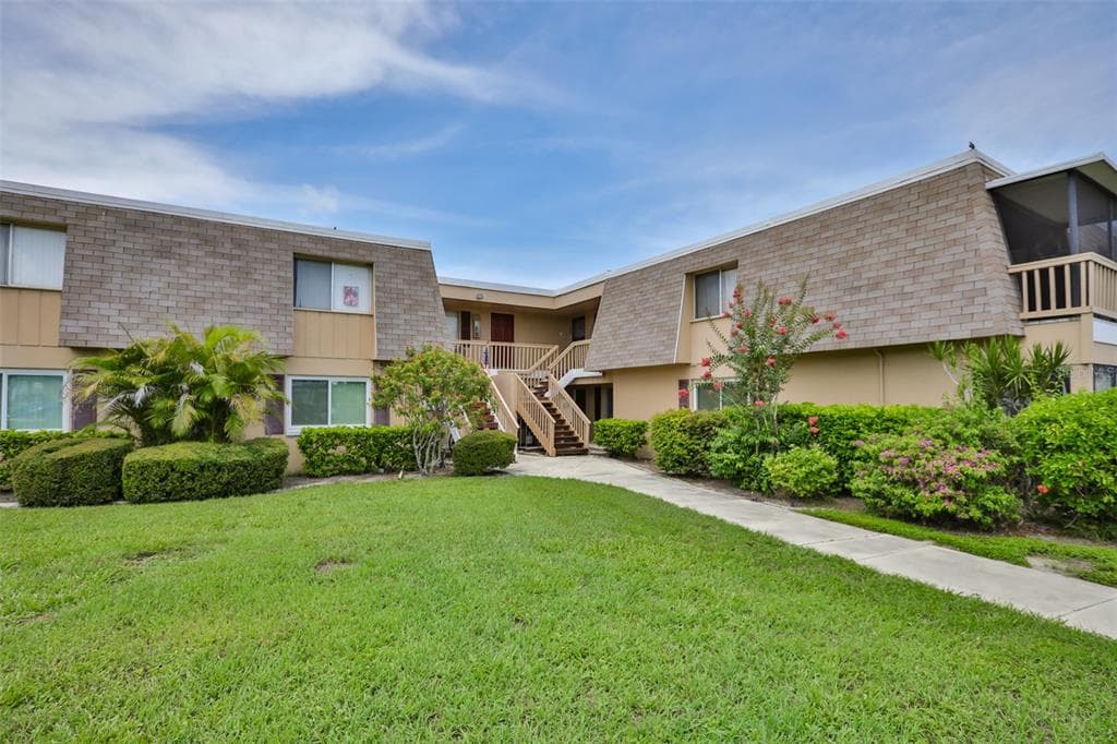 1000 APOLLO BEACH BOULEVARD UNIT 102 APOLLO BEACH, FL 33572