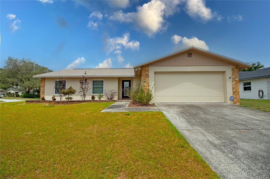 2306 BEECHWOOD COURT PLANT CITY, FL 33563