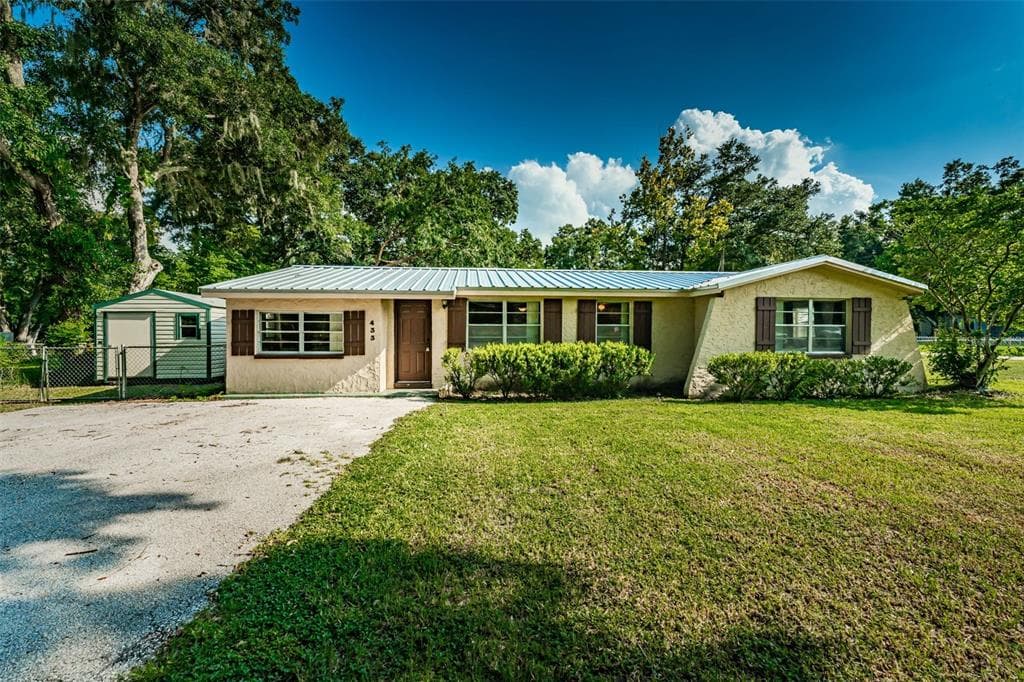 433 OLD WELCOME ROAD LITHIA, FL 33547