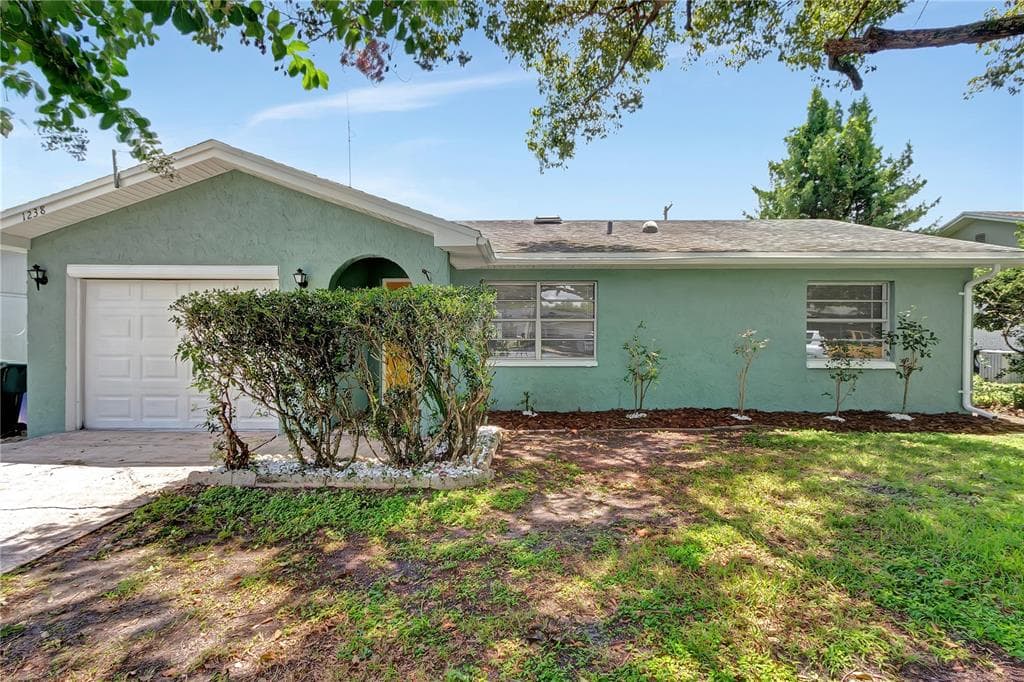 1238 HONEYTREE LANE E LAKELAND, FL 33801