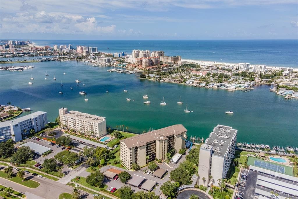 650 ISLAND WAY UNIT 202 CLEARWATER, FL 33767