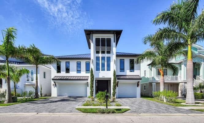 206 SYDNEY LANE REDINGTON SHORES, FL 33708