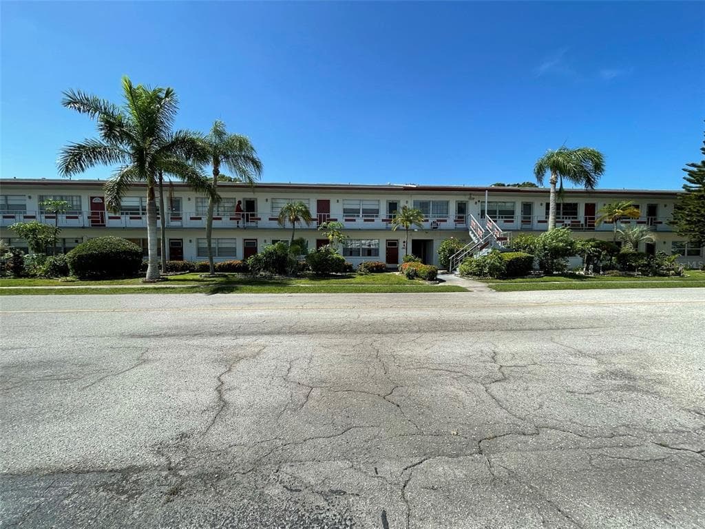 1900 58TH AVE N UNIT S7 ST PETERSBURG, FL 33714