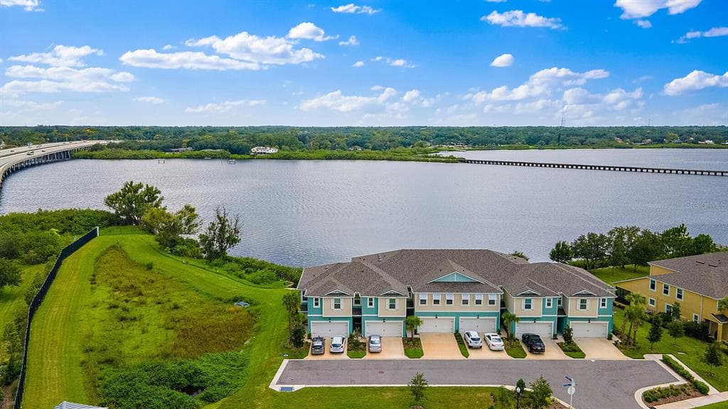 1003 STARBOARD COURT OLDSMAR, FL 34677
