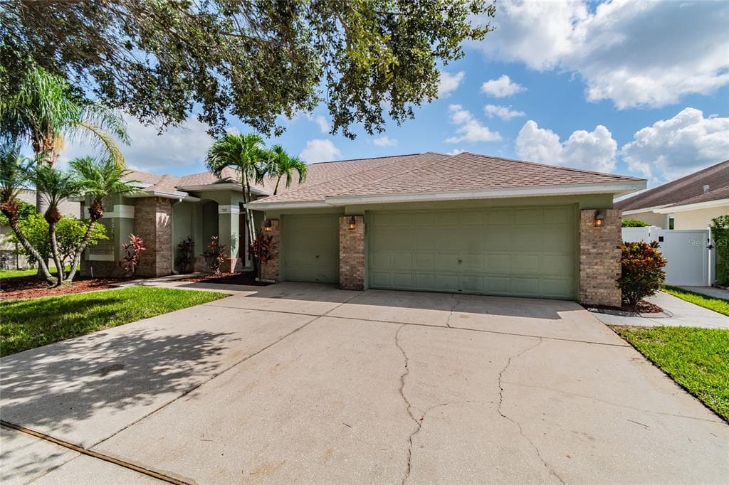 7223 COLONIAL LAKE DRIVE RIVERVIEW, FL 33578