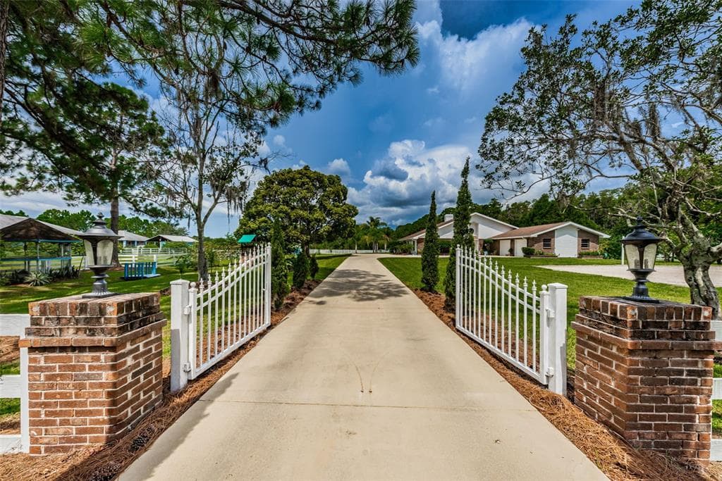 15510 FURLONG CIRCLE ODESSA, FL 33556