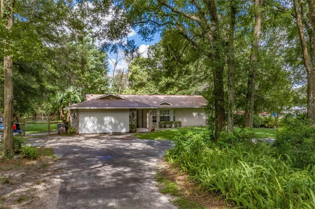 4044 RYALS ROAD ZEPHYRHILLS, FL 33541