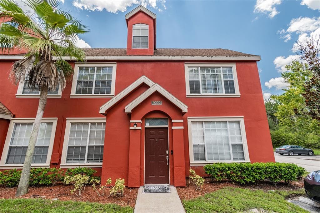 9222 LAKE CHASE ISLAND WAY UNIT 9222 TAMPA, FL 33626