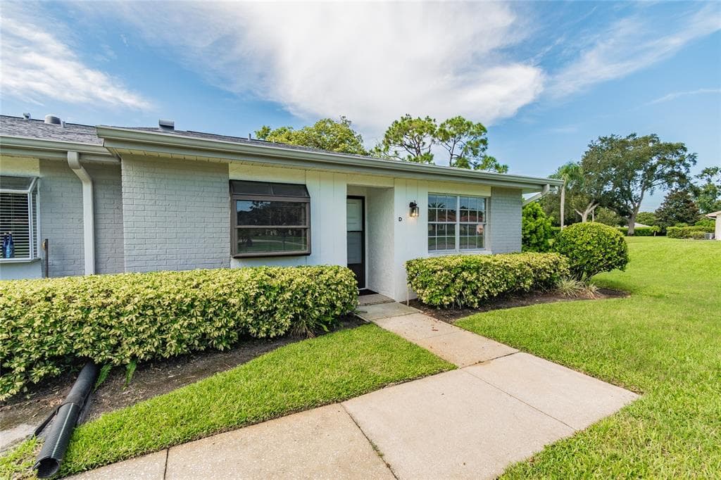 3401 STONEHAVEN COURT E UNIT D PALM HARBOR, FL 34684