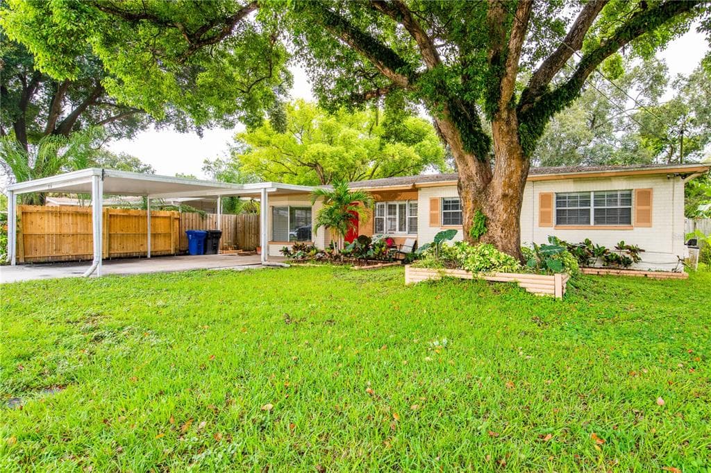 516 W 131ST AVENUE TAMPA, FL 33612