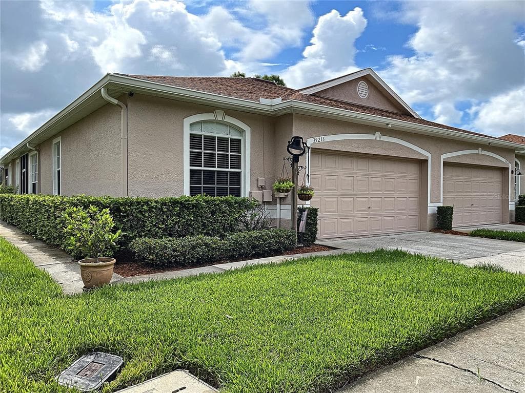 35213 WHISPERING PINES DR ZEPHYRHILLS, FL 33541