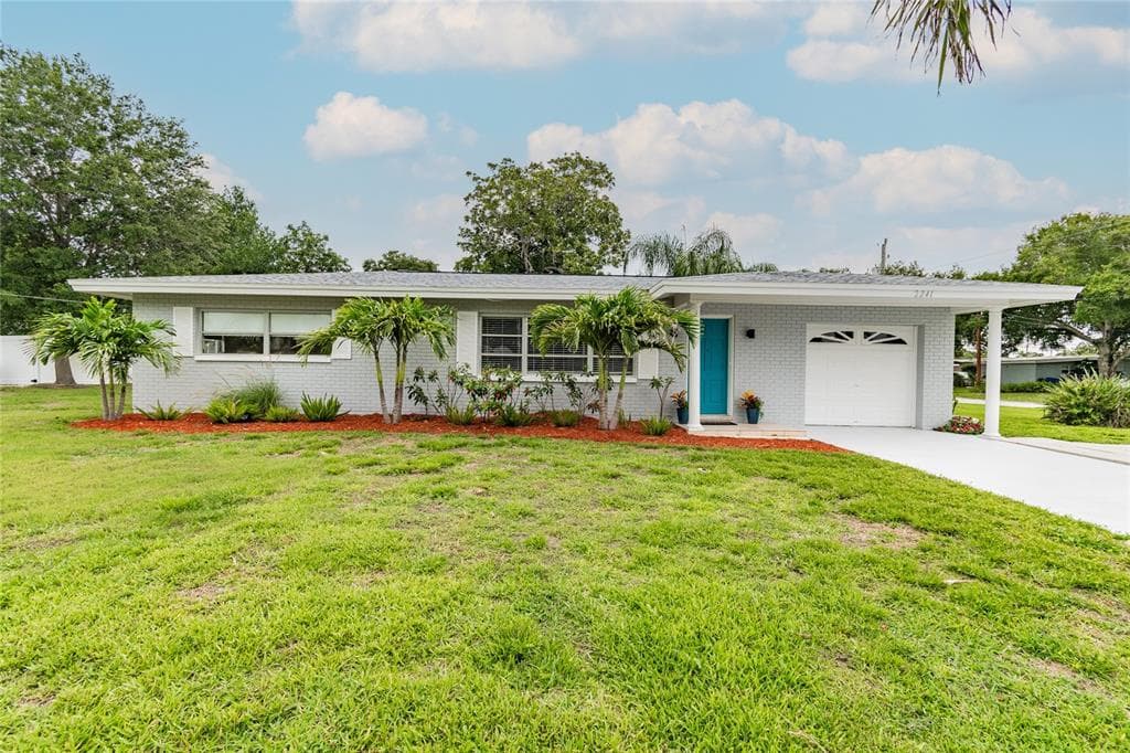 2241 EDYTHE DRIVE DUNEDIN, FL 34698