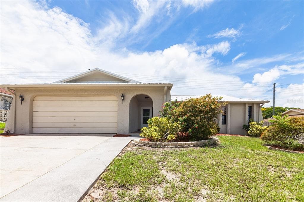 212 LEAFWOOD ROAD TARPON SPRINGS, FL 34689