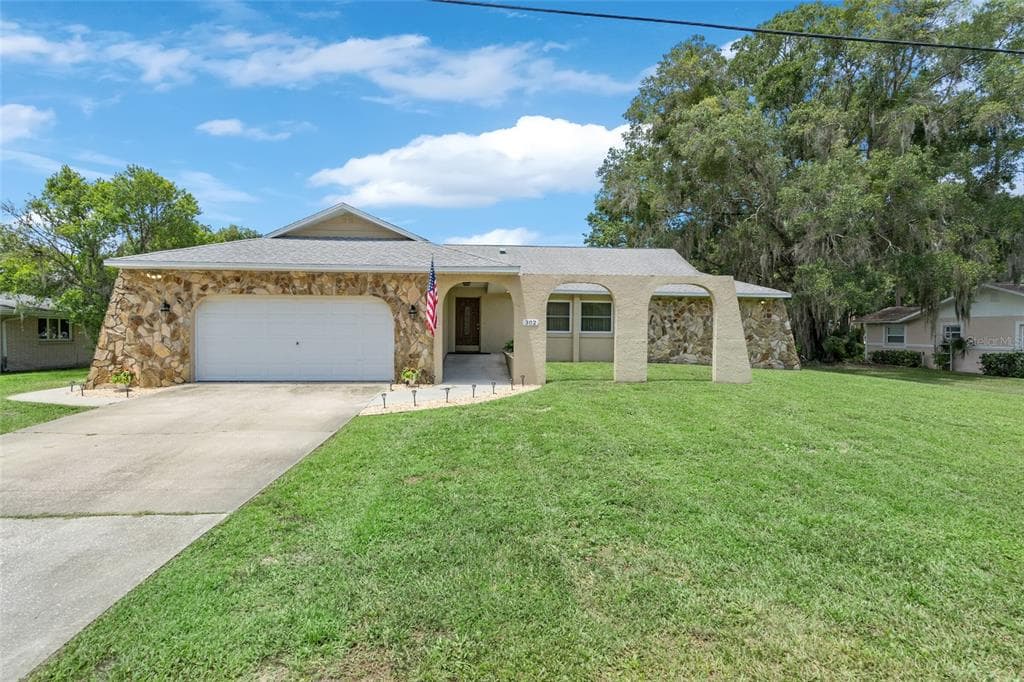 302 SE 2ND COURT CRYSTAL RIVER, FL 34429
