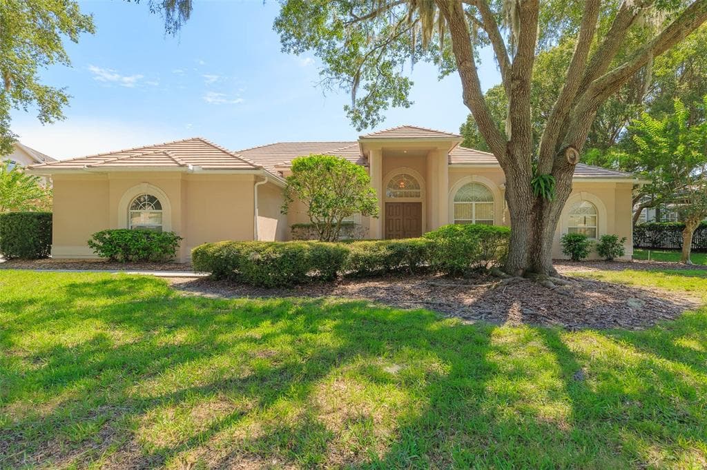 6408 RENWICK CIRCLE TAMPA, FL 33647